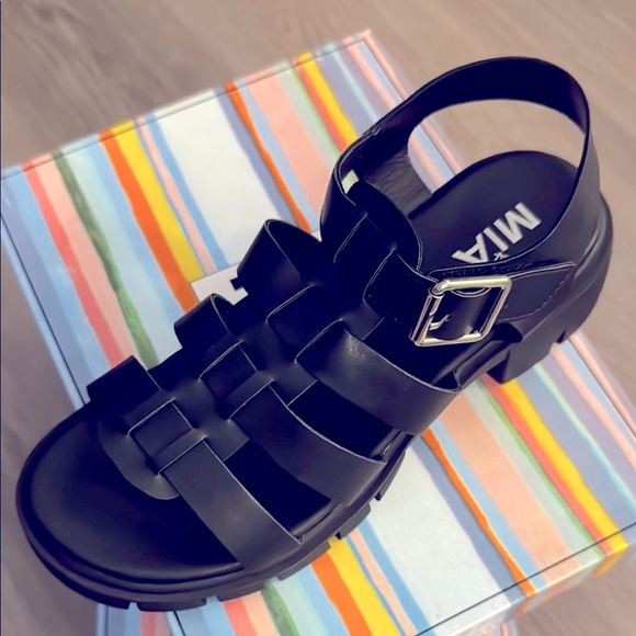 MIA Kids Girls 6 M / 5 M Black Havian Malta Leather Strap Buckle/Self Closure - Picture 2 of 11